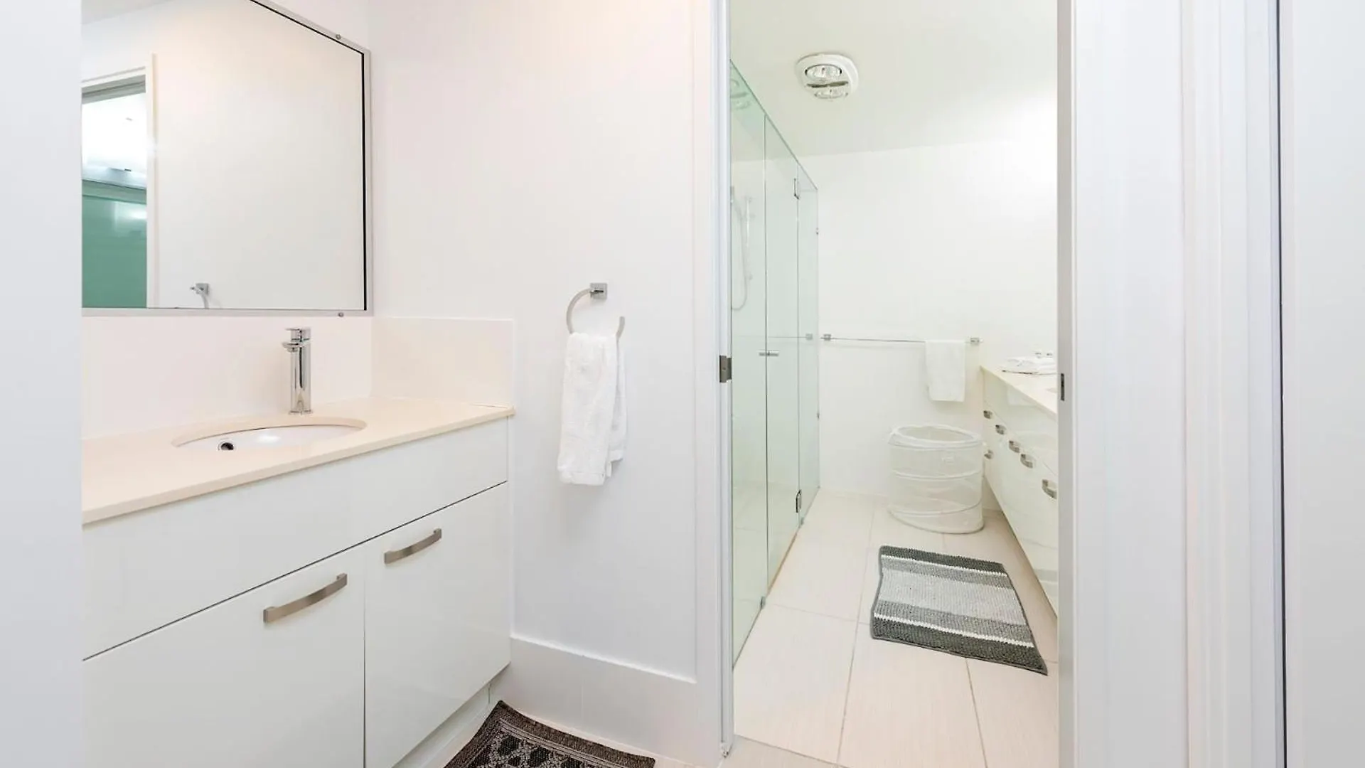 Kooinda Oceanview 3Bdr Apartment Urangan